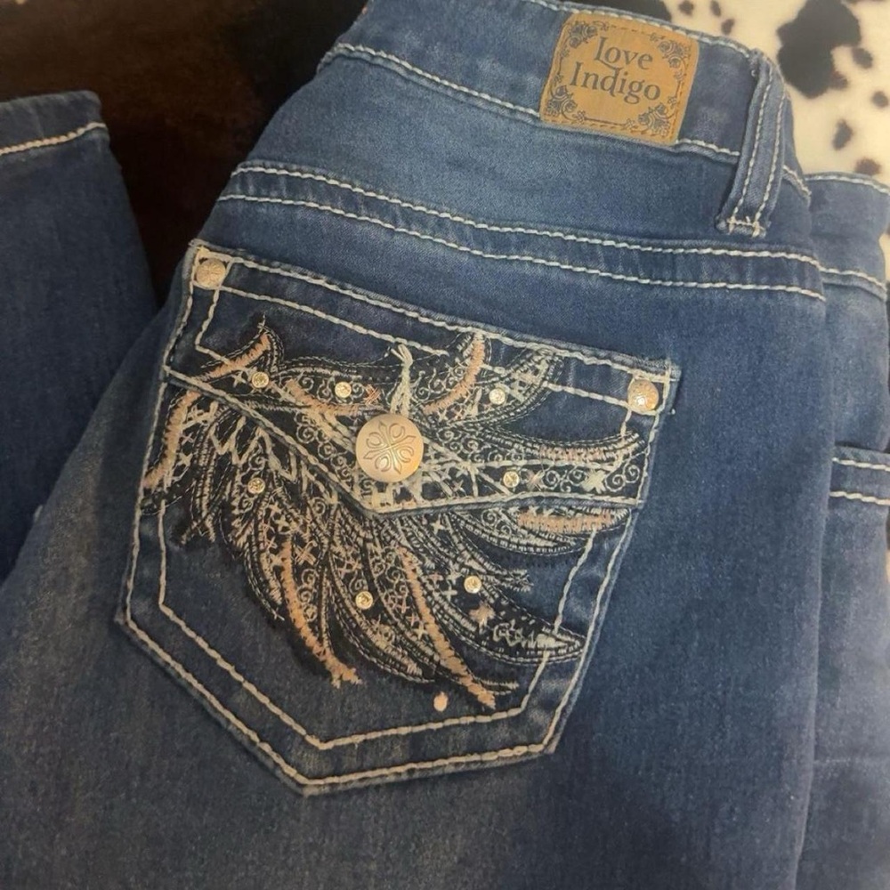Indigo Blue Women's Jeans with Embellished Pocket